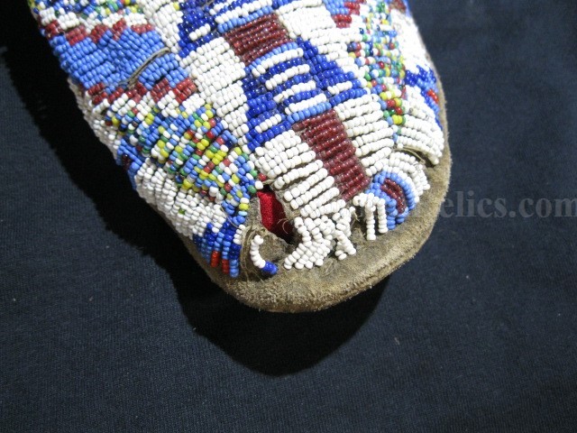 Native American / Indian - Sioux Beaded Moccasins